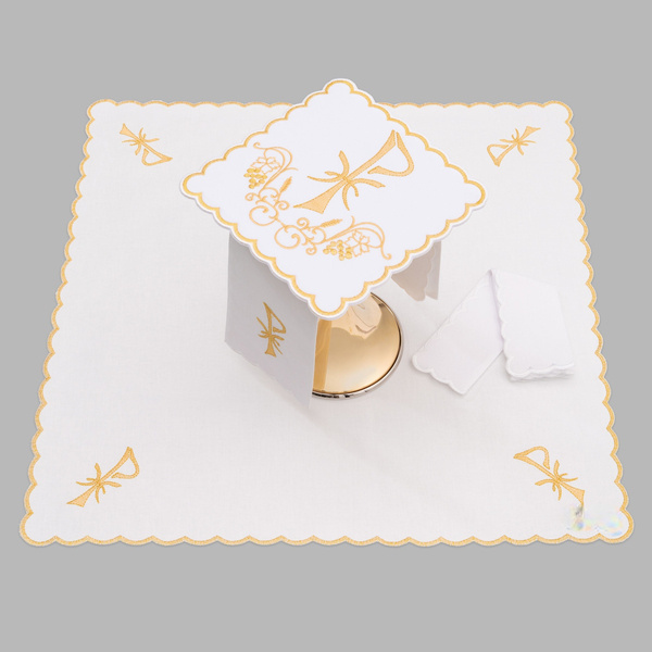 Bohato vyšívané plátno oltárneho kalicha