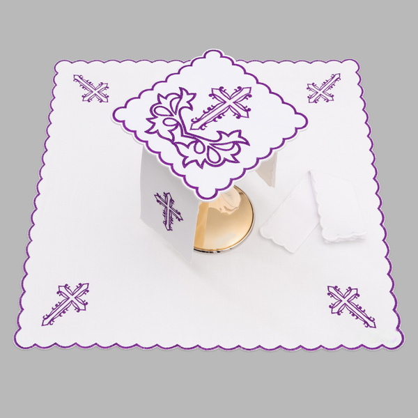 Bohato vyšívané plátno oltárneho kalicha