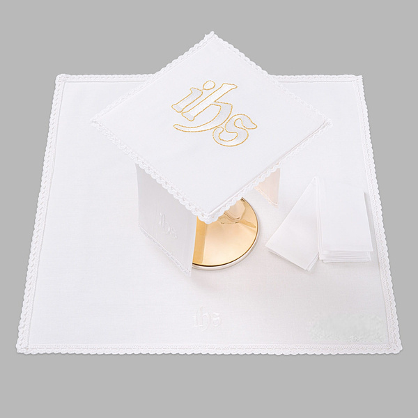 Bielizna kielichowa ołtarzowa wykończona koronką JHS biały