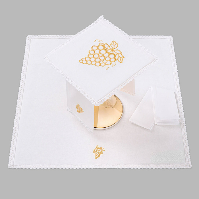 Oltárny kalich plátno zdobené čipkou hroznového zlata