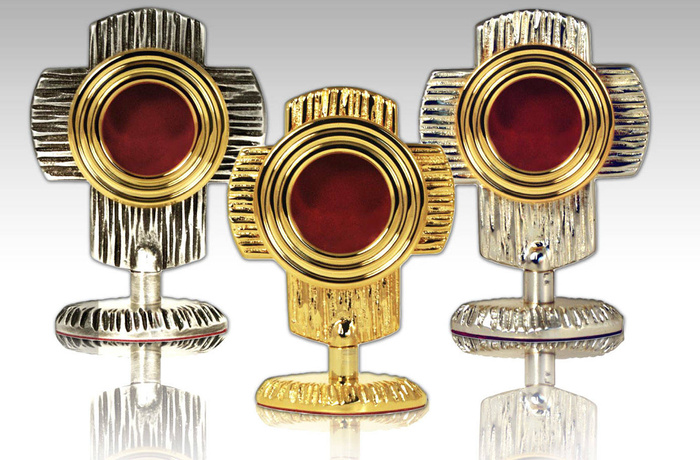 Small brass reliquary for one relic with a height of 13 cm