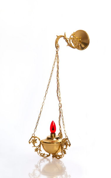 Gilt eternity lamp hanging on chains