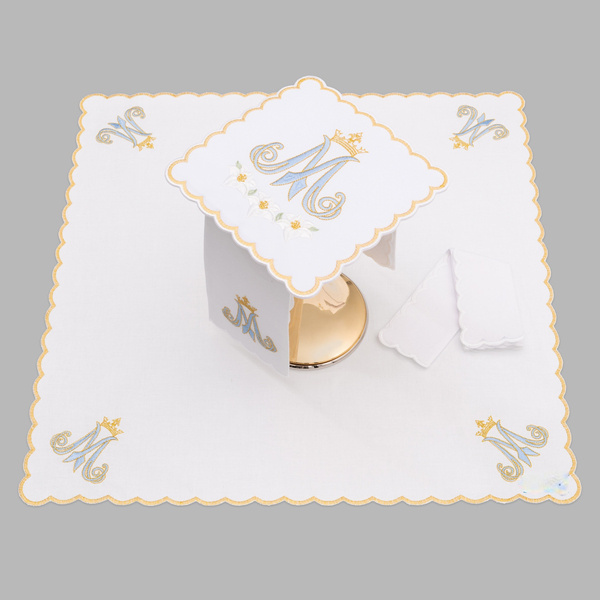 Bohato vyšívané plátno oltárneho kalicha