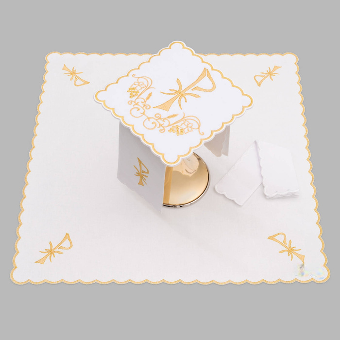 Bohato vyšívané plátno oltárneho kalicha