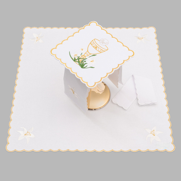 Bohato vyšívané plátno oltárneho kalicha