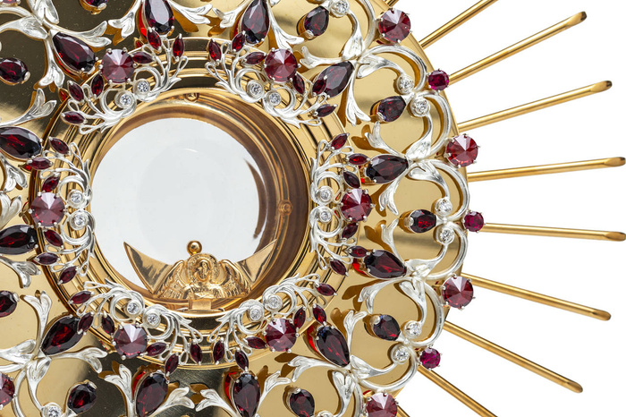 Large monstrance decorated with stones with a height of 60 cm