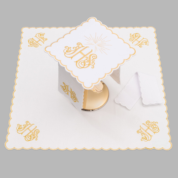 Bohato vyšívané plátno oltárneho kalicha